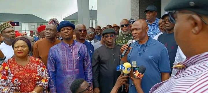 CHIEF OKOCHA JOINS OTHER RIVERS LEADERS ON A HIGH-POWER SOLIDARITY PROTEST AGAINST THE UNCAGED TYRANNY OF GOV. FUBARA TO MEMBERS OF RIVERS STATE HOUSE OF ASSEMBLY